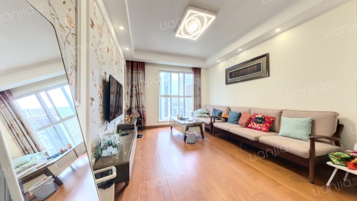 润莱金座二手房实景图