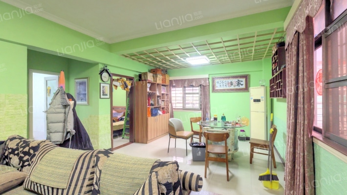 沿河商住区二手房实景图