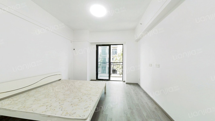 卢塞恩小镇一地块二手房实景图