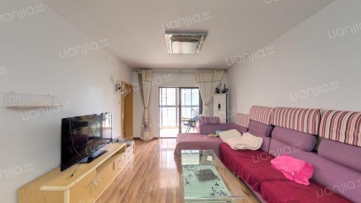 童话里二手房实景图