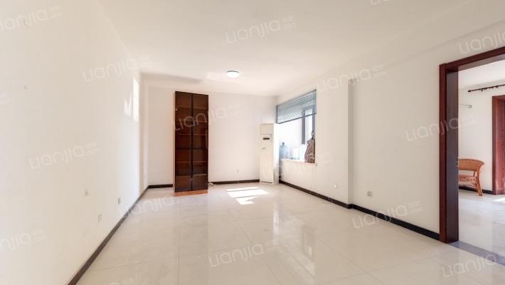 苏宁尊悦大厦二手房实景图