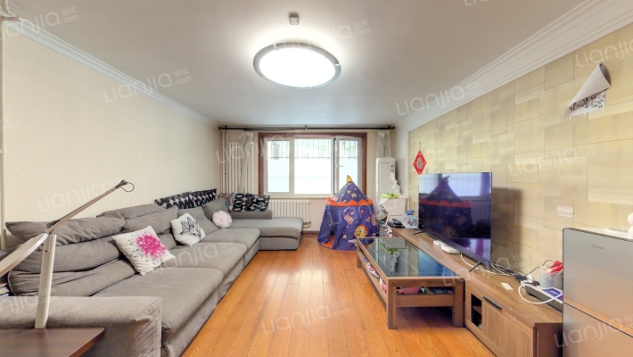 怡秀园小区二手房实景图