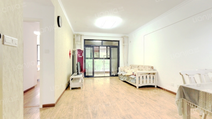 大华南湖公园世家三期二手房实景图