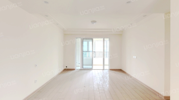 绿地柏仕公馆二手房实景图