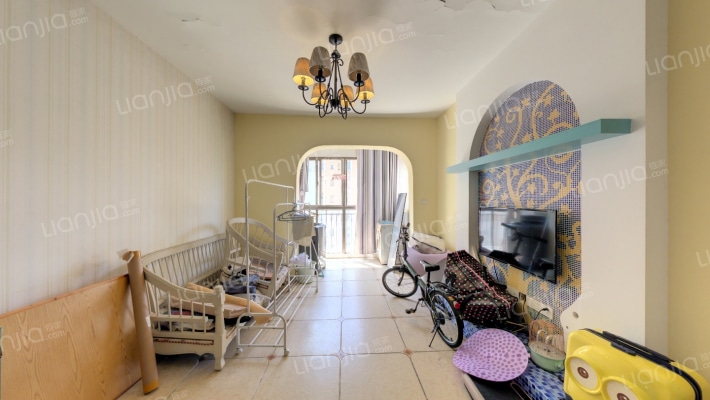 米兰春天二手房实景图