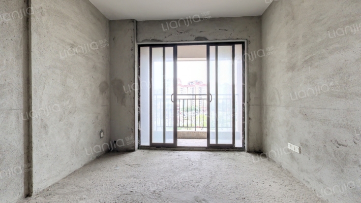 信鸿蔚蓝海岸二手房实景图