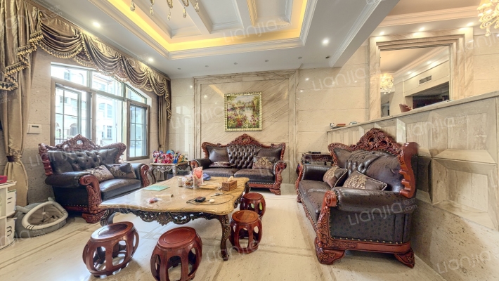 央墅圣卡西亚二手房实景图