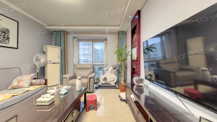 爱蓝堡二手房实景图