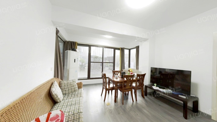 亿力江滨C区二手房实景图