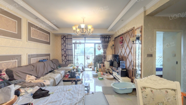 宝嘉江枫美岸小区二手房实景图