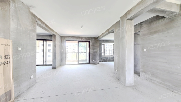 东投悦荣府二手房实景图