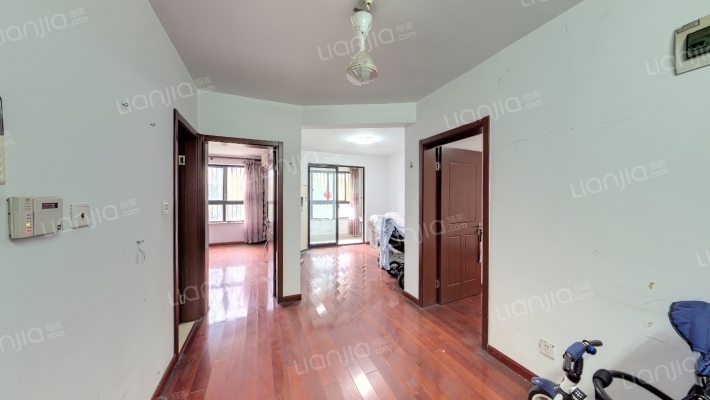 粤秀名邸二手房实景图