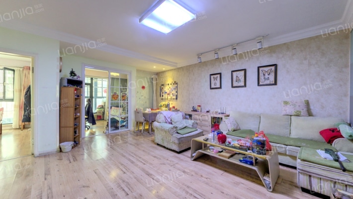 东岳海花园二手房实景图