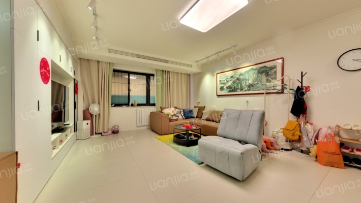 卧龙大厦二手房实景图