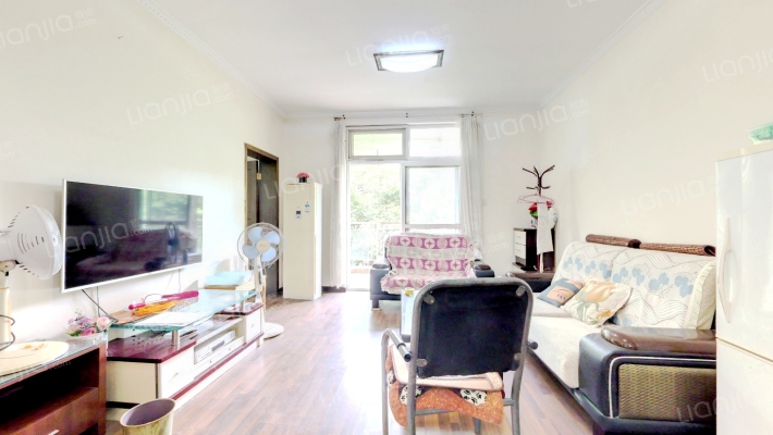 青城山水二手房实景图