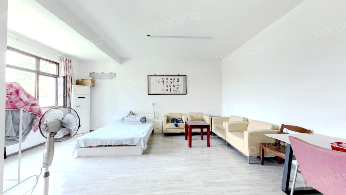 天鸿颐景别墅二手房实景图