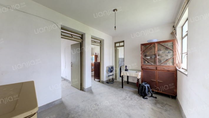 凌兆路521弄二手房实景图