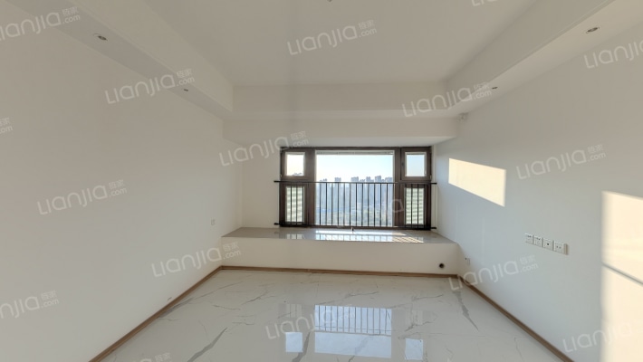 碧桂园凤凰城湖景苑二手房实景图