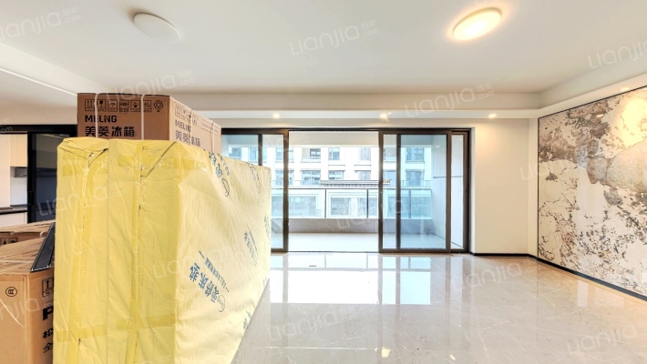 龙湖天曜昱府二组团二手房实景图