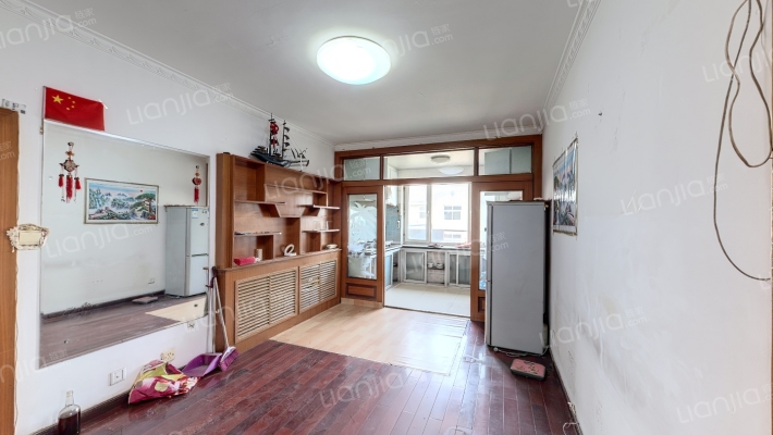 大连湾元宝山街小区二手房实景图