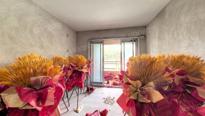 渝开发·格莱美一组团二手房实景图