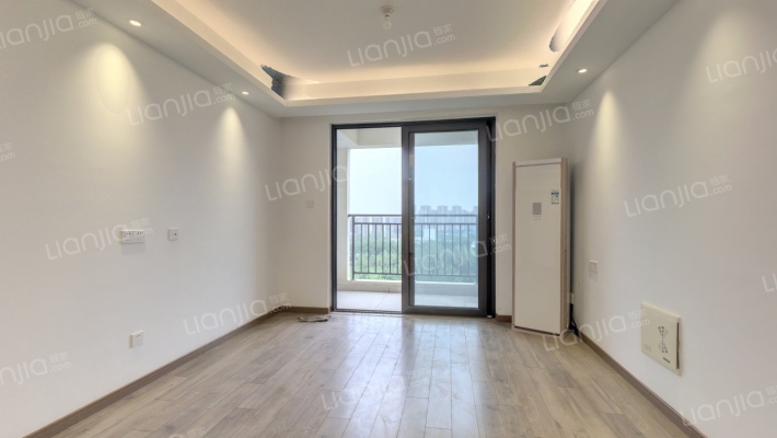 卓越蔚蓝星宸苑二手房实景图