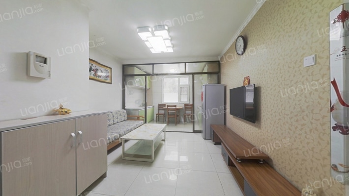 万龙第八城E区二手房实景图