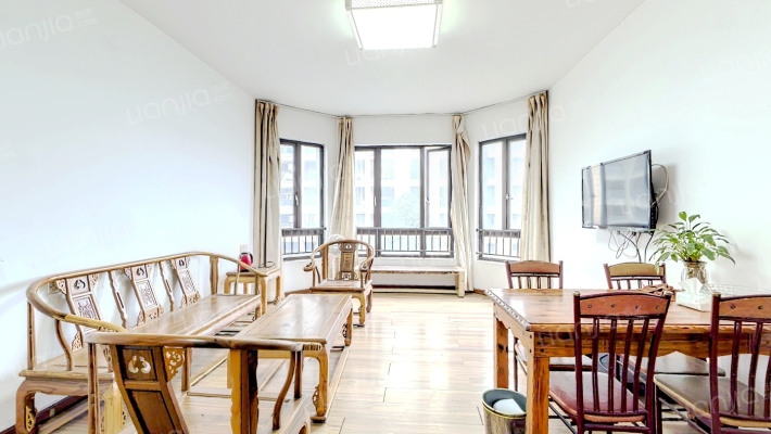 湖畔宽邸二手房实景图