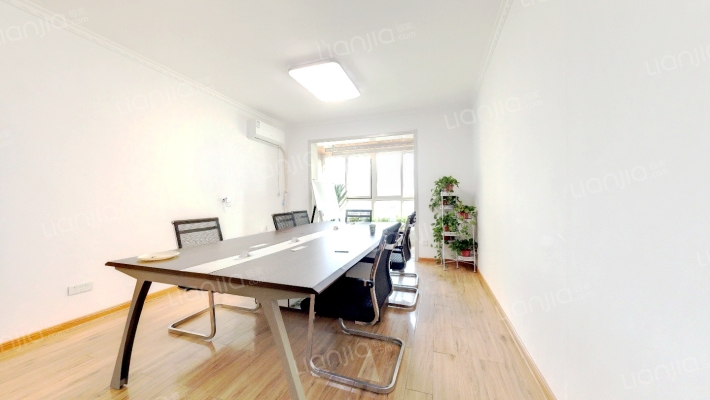 海伦国际二期二手房实景图