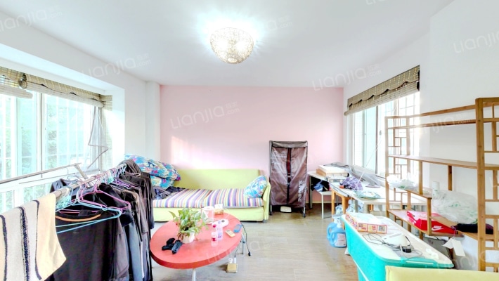 东方高尔夫花园A区二手房实景图