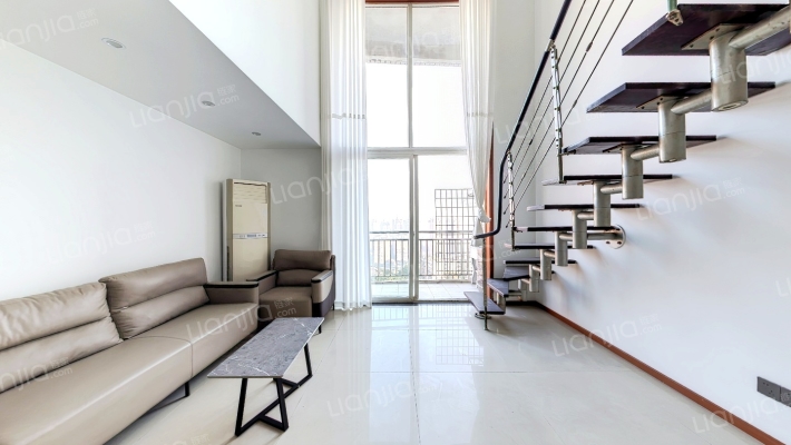 骄阳天际二手房实景图