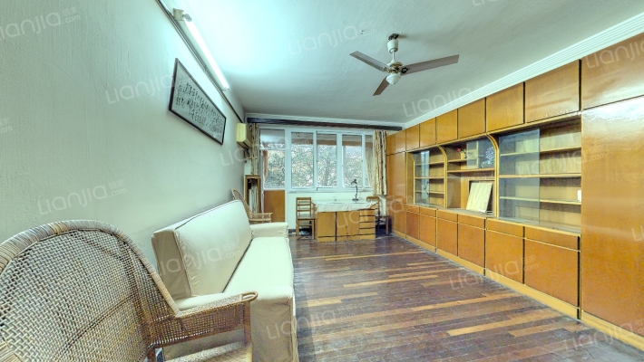 康平路100弄二手房实景图