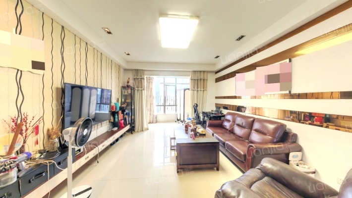 铂金时代公寓二手房实景图