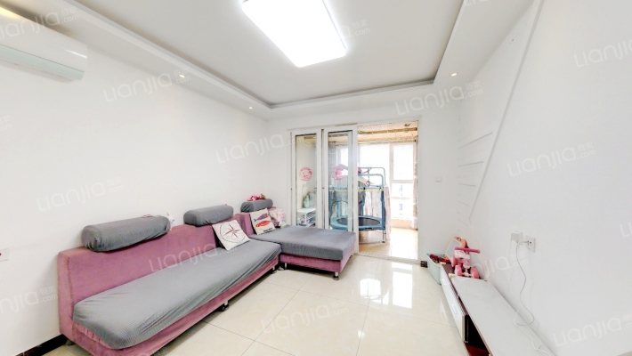 悦美国际花园二手房实景图