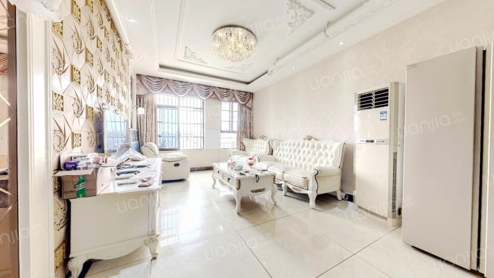 保利金香槟二手房实景图