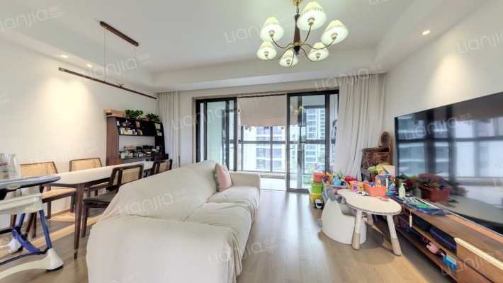 美兰金悦府北区二手房实景图