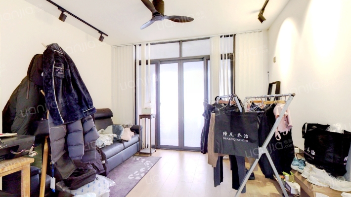 山水金盾花园二手房实景图