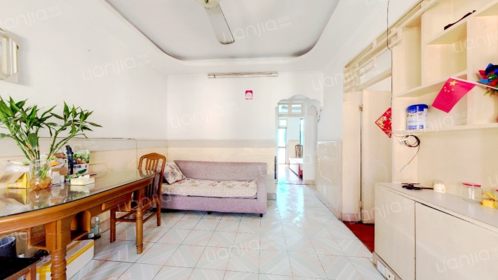 府东新村二手房实景图