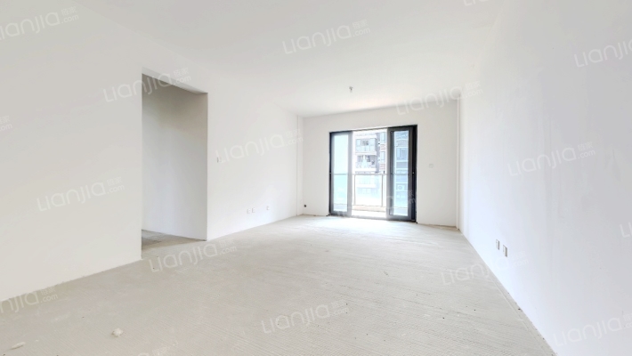 新力翡翠湾二手房实景图