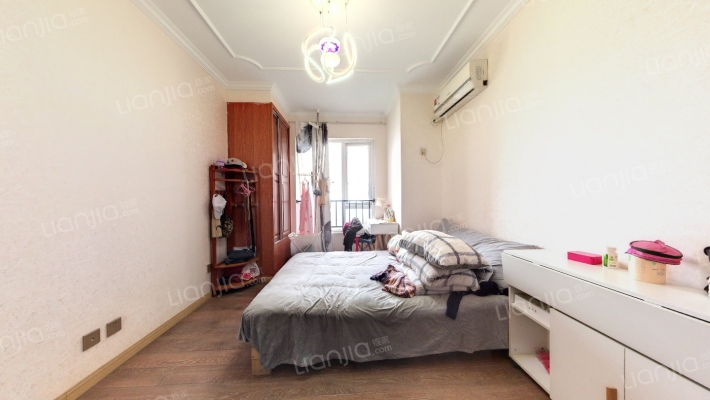 泽京微V二手房实景图