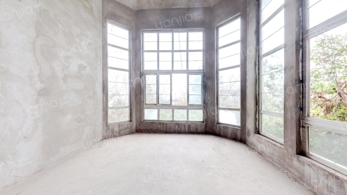 高尔夫江景别墅二手房实景图