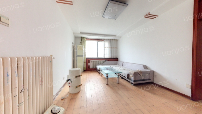 育新小区二手房实景图