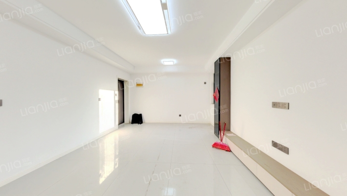 未来路104号二手房实景图