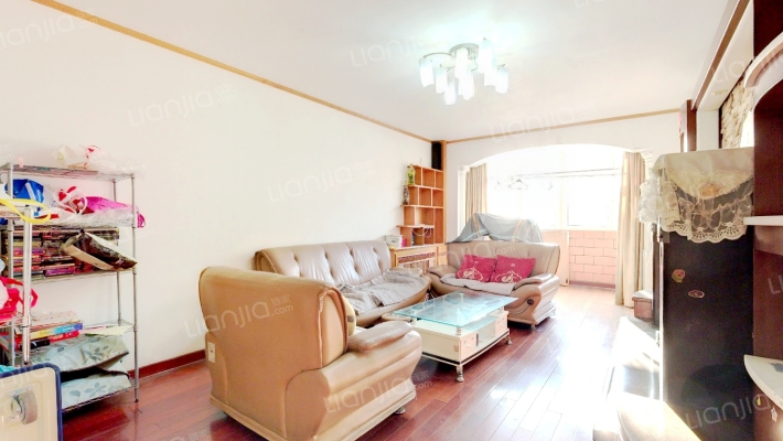 新贵都B区二手房实景图