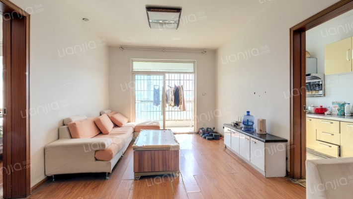 爱蓝堡二手房实景图