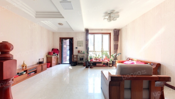 依水和墅二手房实景图