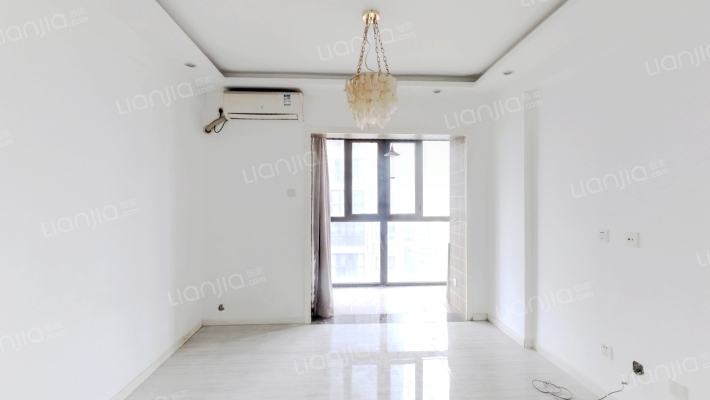 西安深国投中心二手房实景图