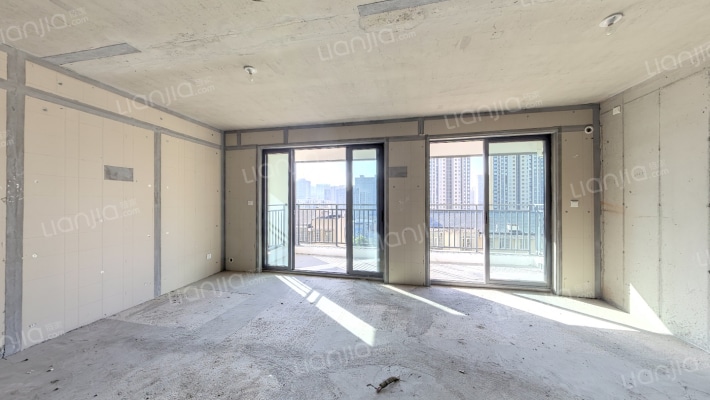 轨道中建麓江府二手房实景图