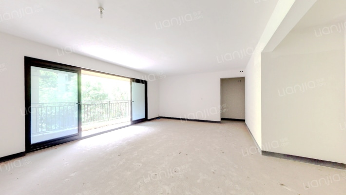 公园大道上东汇南区二组团二手房实景图