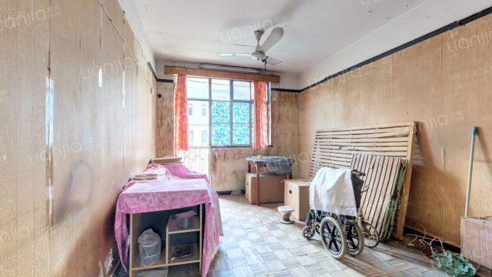 新三小区二手房实景图